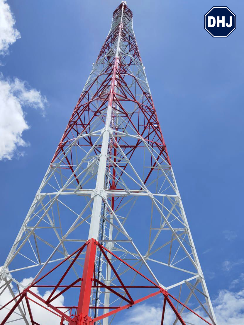 Cara Kerja Tower BTS dalam Menyebarkan Sinyal Seluler