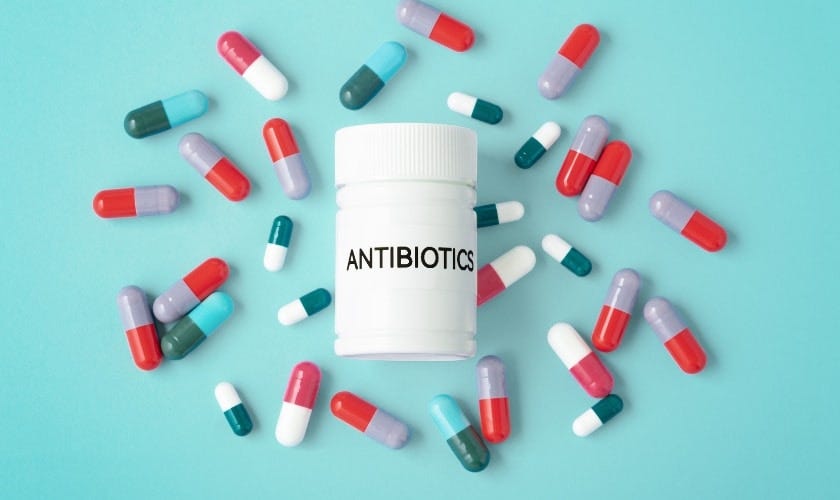 Can Antibiotics Heal An Infected Root Canal? by Arcade Dental Jul, 2024 Medium
