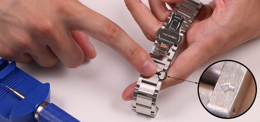 How to Remove Links From a Watch by Fashion Blogger Medium