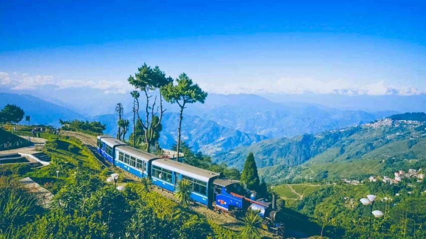 How to Choose the Best Darjeeling Honeymoon Package for a Memorable Romantic Holiday