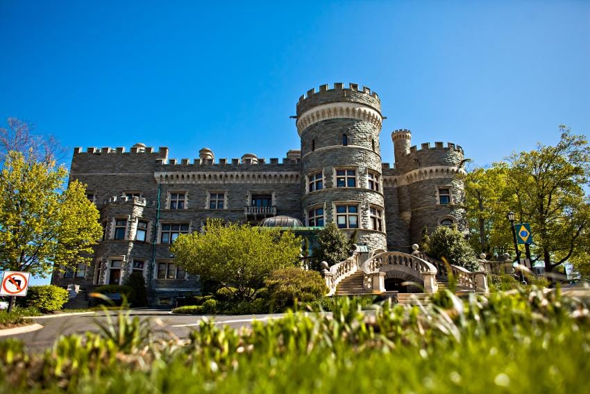 Castle grey перевод. университет аркадия. замок бостонского университета. замок грея. замок бург англия.