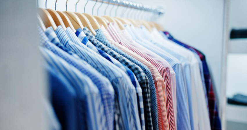 Seasonal Laundry Demands in Chicago: How Commercial Services Adapt