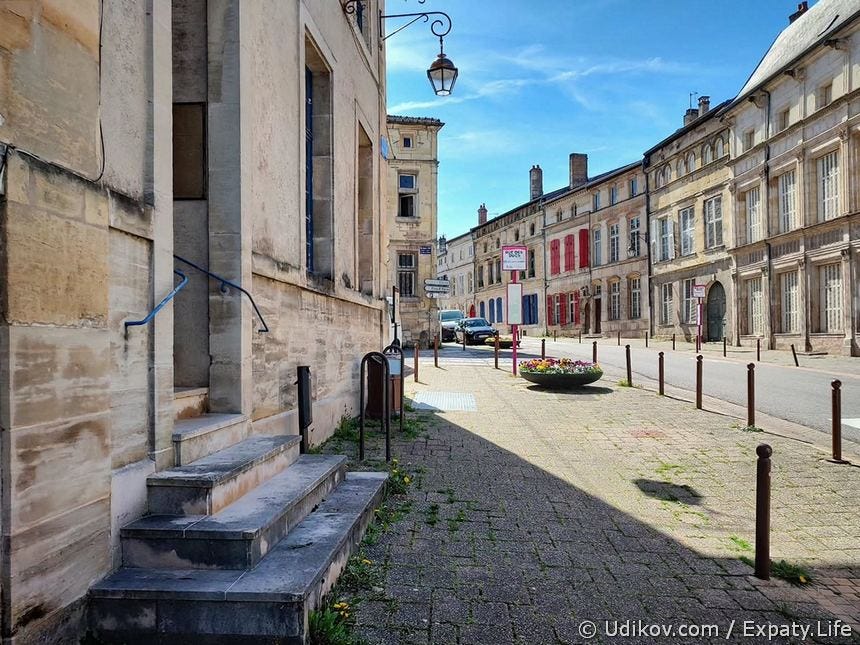 A spring stroll through sunny Bar-le-Duc