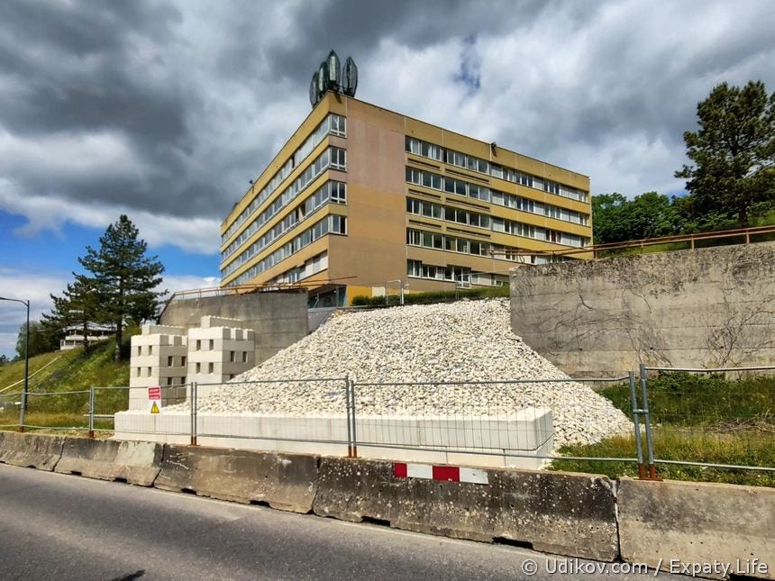 The accident on Rue de Champagne in Bar-le-Duc: six months later (20 photos)