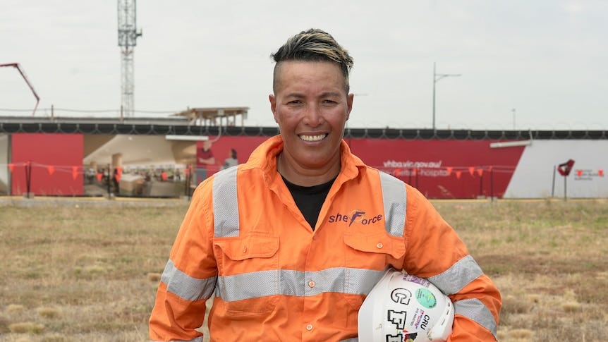 Mili Peniamina moved from manufacturing to construction, which has more than doubled her take-home pay. (ABC News: Patrick Rocca)