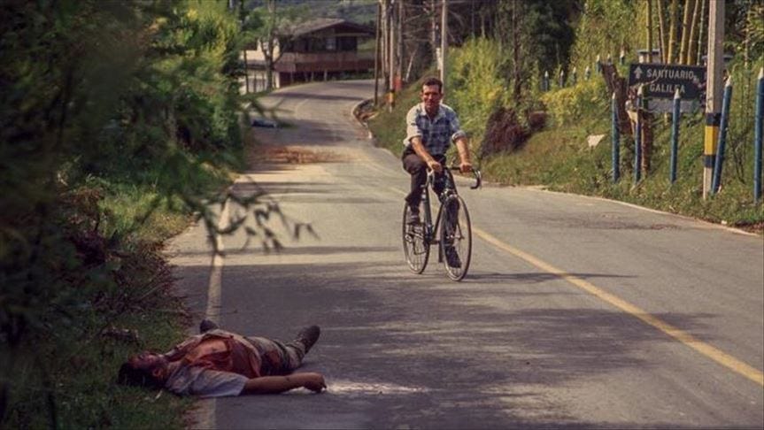 ‘Aquí no ha habido muertos’: un libro sobre paramilitarismo, héroes y Álvaro Uribe Vélez