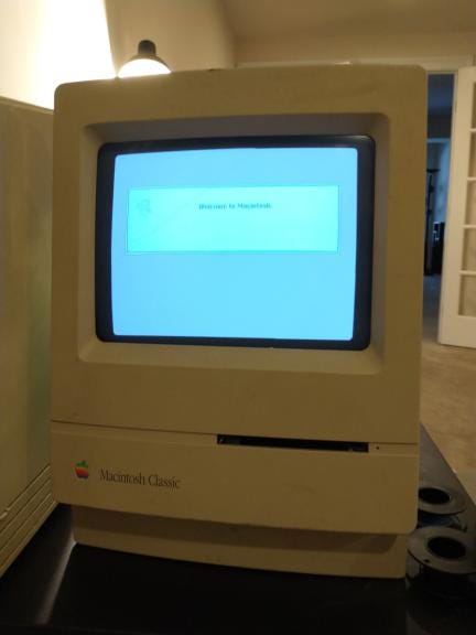 アップル　Macintosh classic Macintosh Classic II With E-Ink Display | Hackaday