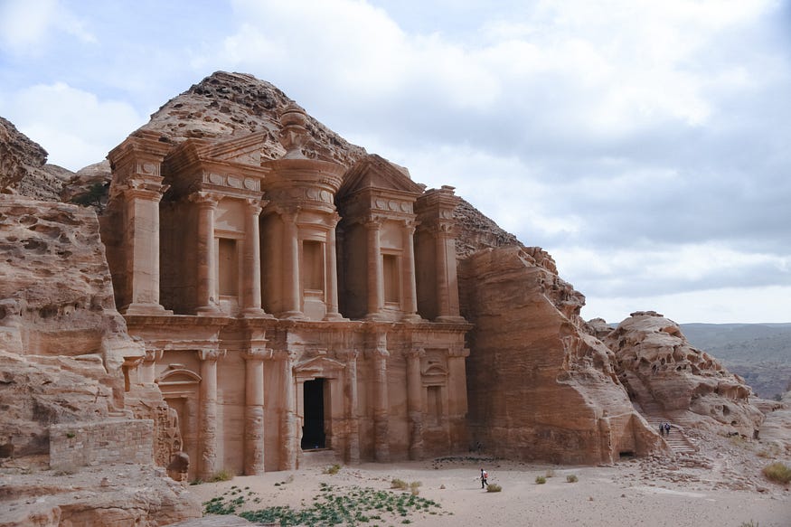 Petra Jordan, red stone