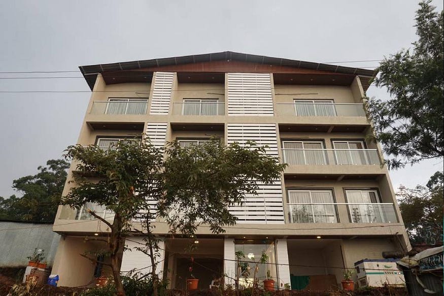 hotel in mahabaleshwar with parking