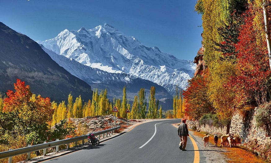 Hunza Autumn Tours-https://hunzaadventuretours.com/tour/hunza-valley-autumn-tour/