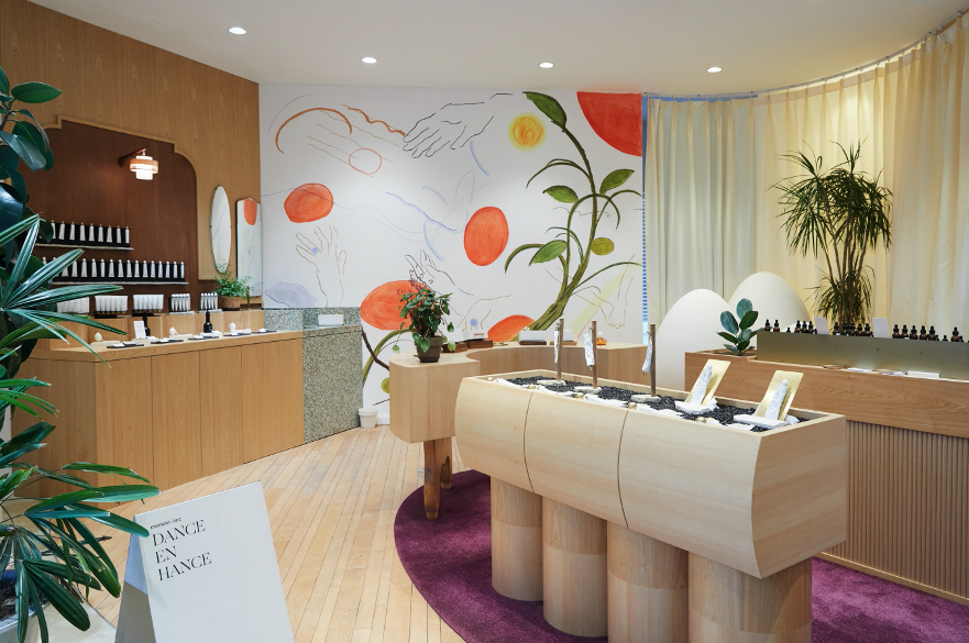 South Korea’s tamburins Coutureinspired cosmetics made by artists