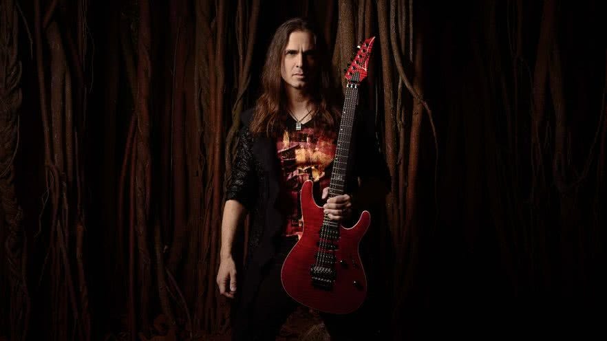 Resenha Crítica: Kiko Loureiro celebra seu legado juntamente de Marty Friedman em um show lotado…