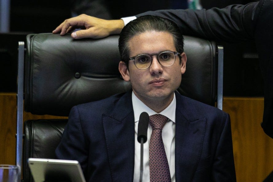 A derrota da blindagem: quando a pressão das ruas atravessa o Congresso