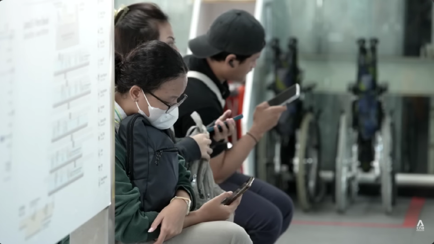 Shrinking Indonesian Middle Class: Why Are They Struggling? | Asia’s Changing Middle Class | Insight
