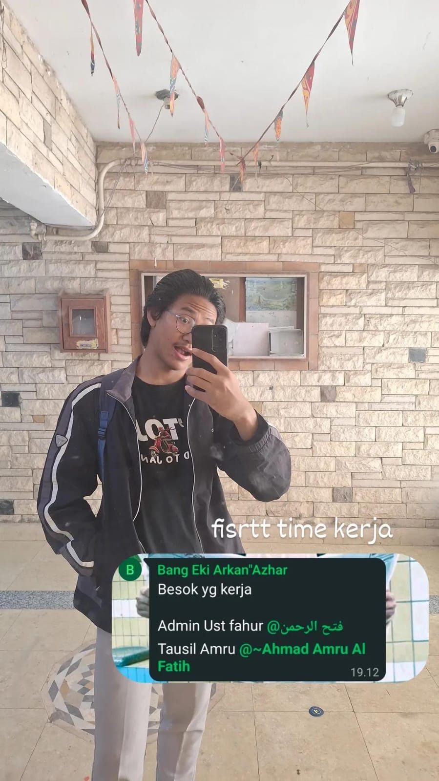 Sushi Pertamaku seumur hidup. ternyata rasanya makan mentah tuhh ginii yaaa, hahahahaa.