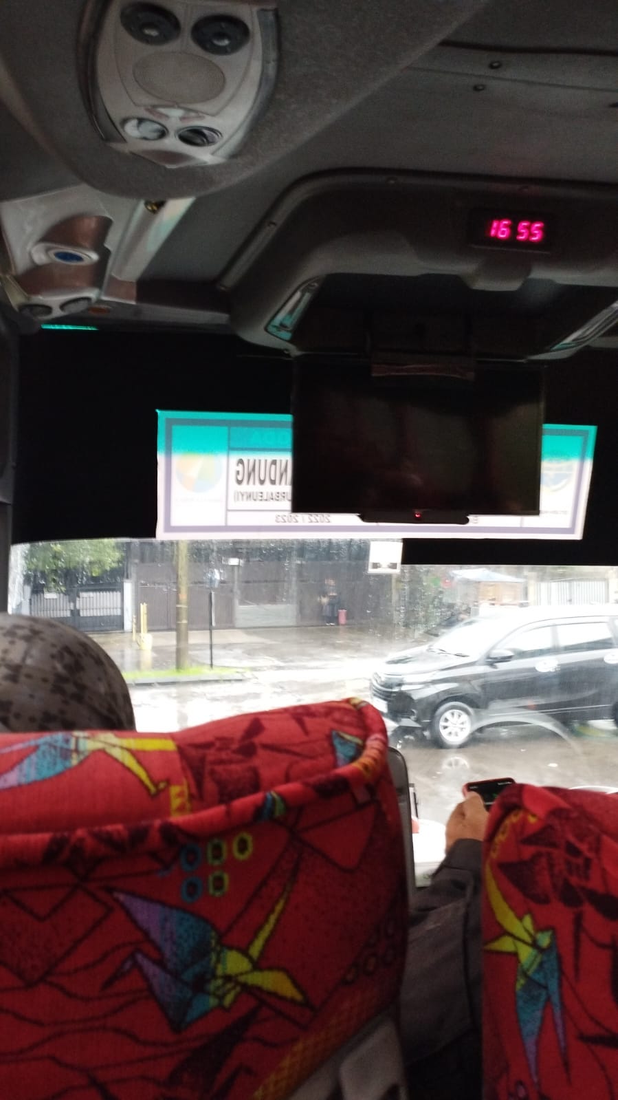 16.55, menanti keberangkatan