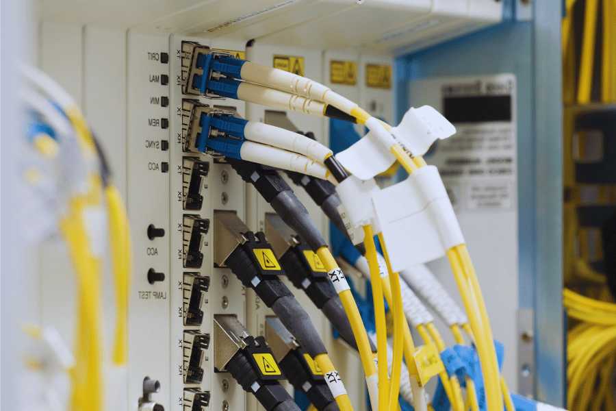The Practical Differences Between 400G and 800G Cabling Needs