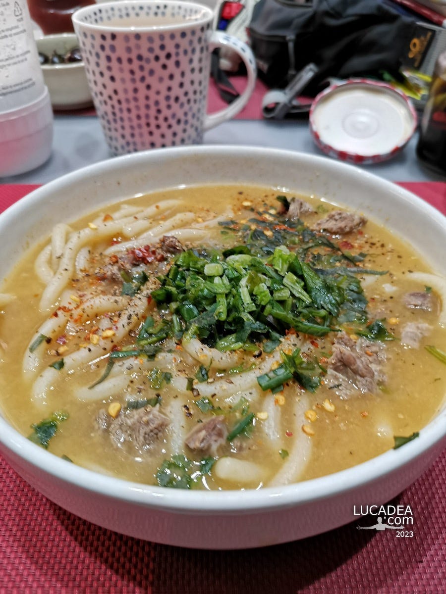 Cucina vietnamita: Bánh canh sườn bò, zuppa con spaghetti, la ricetta