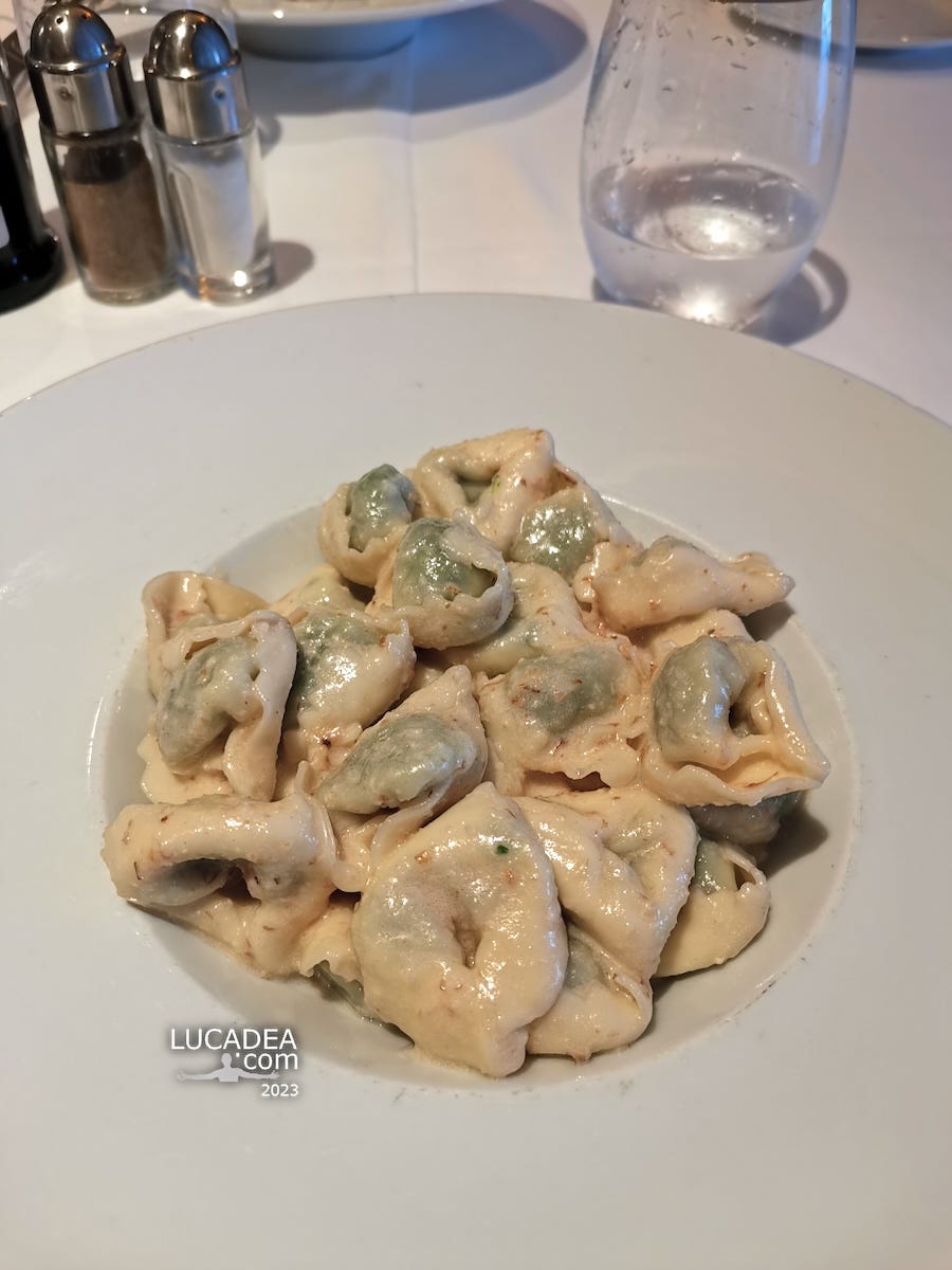 Un bel piatto di pansoti anche a bordo