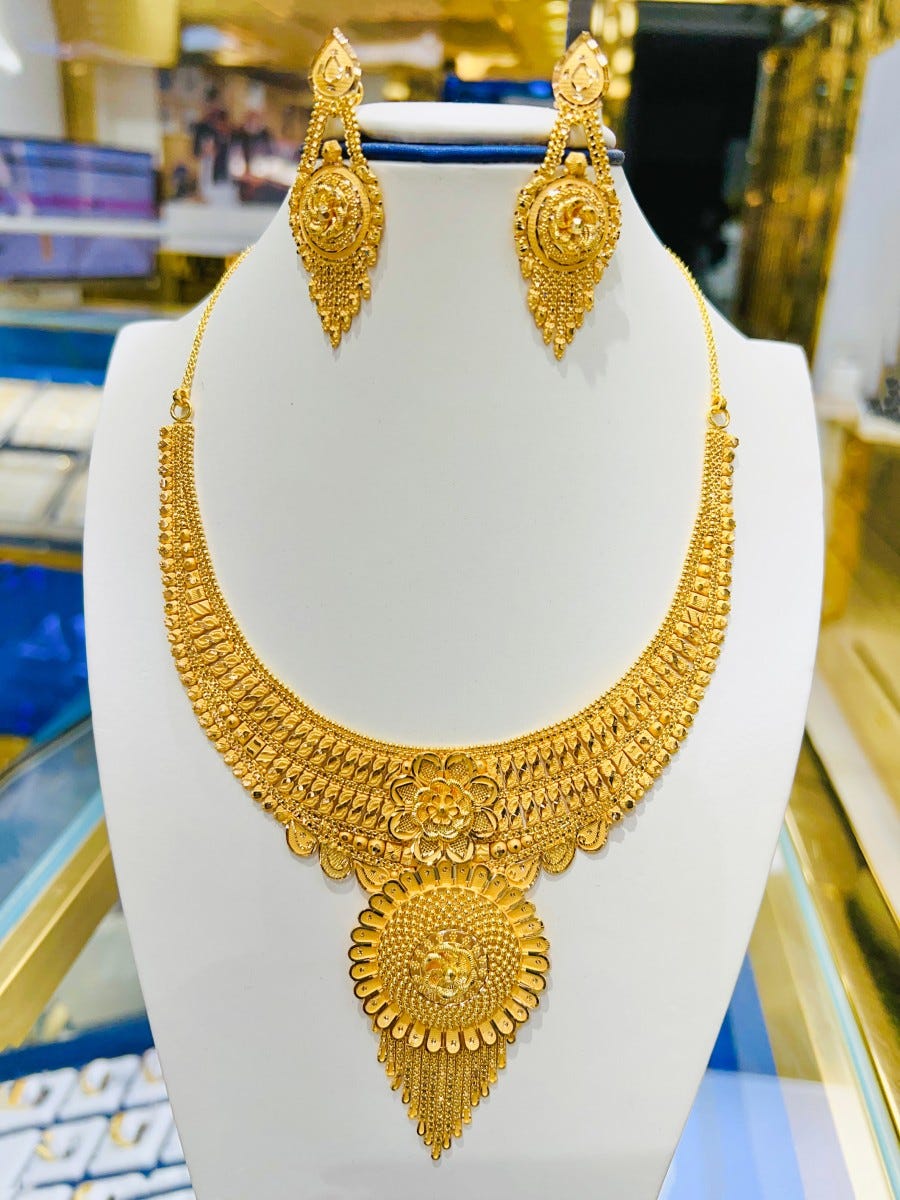 Exquisite Elegance: The Allure of Indian Gold Jewelry in London | by  A1jewellers | Medium