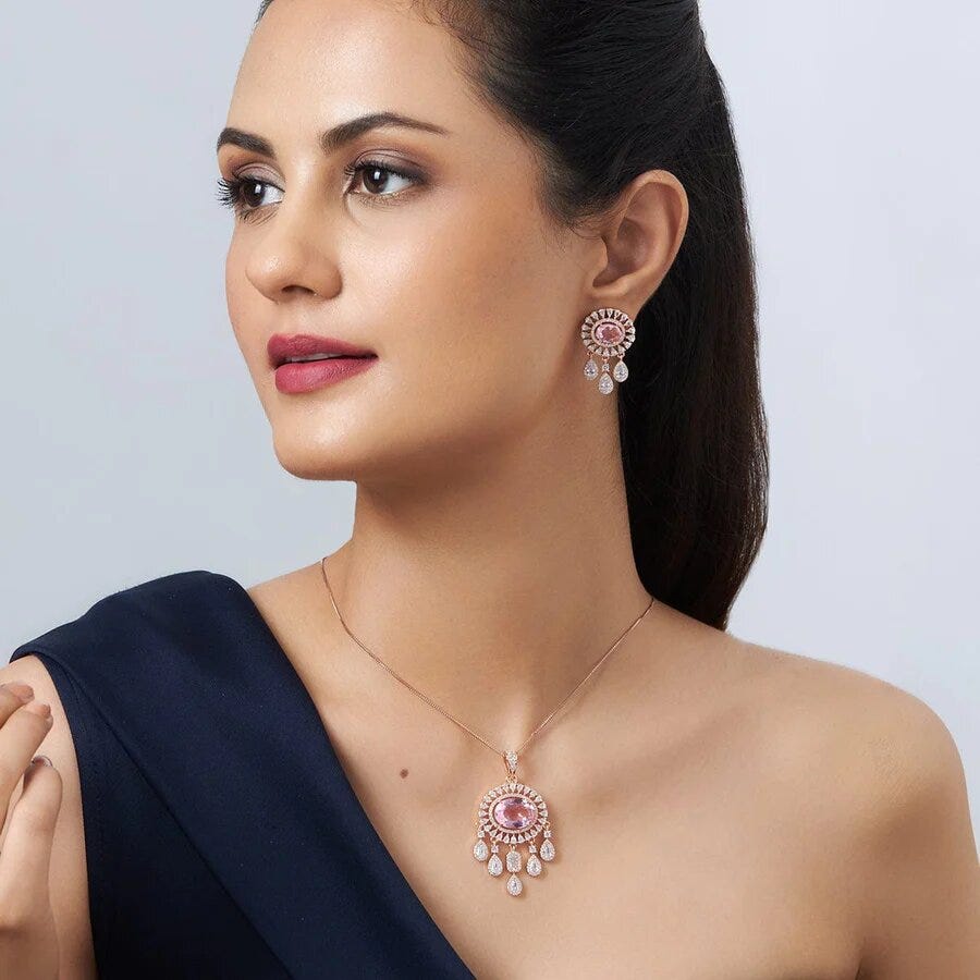 How to Shortlist the Perfect Pendant Set for Women: A Comprehensive 