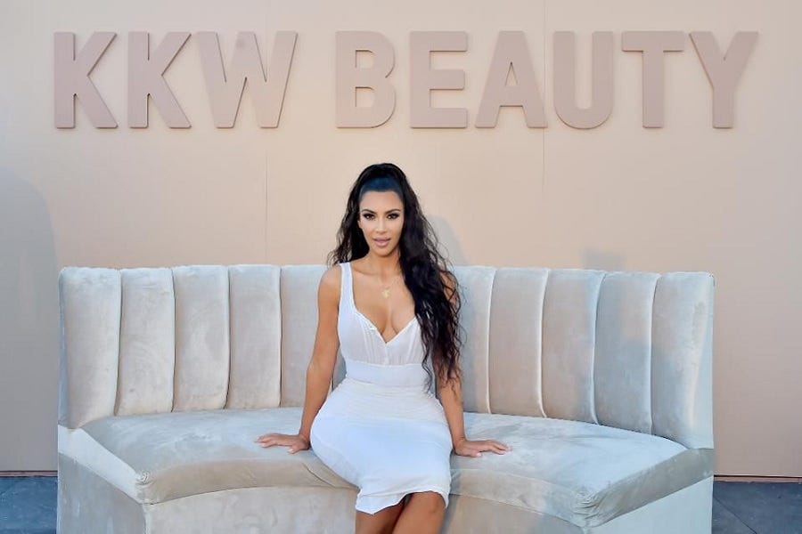 KKW BEAUTY - The new Loose Shimmer Powder for Face & Body