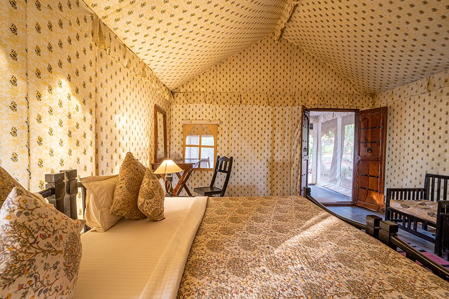 Which Ranthambore resorts have the most comfortable beds and amenities