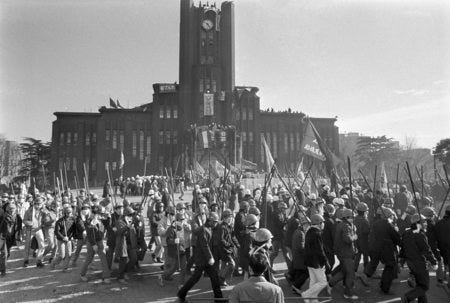 歷史｜ 1960年代末期，日本學生運動的短暫興起. 日本告白文學《我愛過
