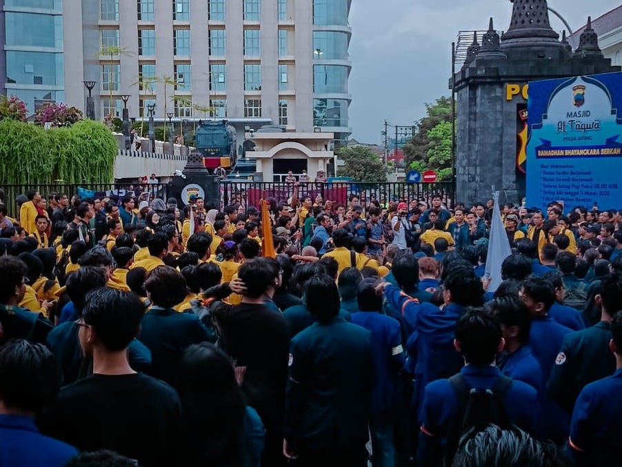 Gaung Reformasi dari Gerbang POLDA Jawa Tengah: Seruan Aksi Mimbar Bebas di Semarang