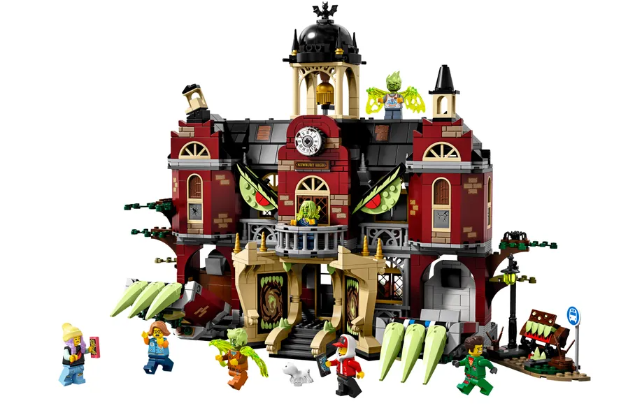 LEGO Newbury Haunted High School #70425: A Ghostly Good Time