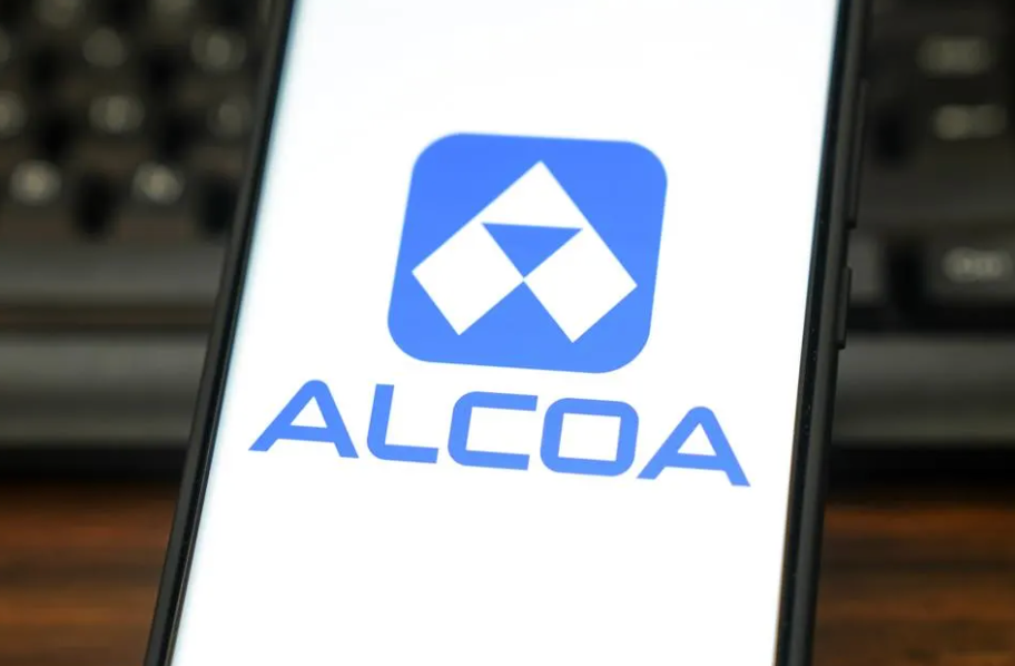 Alcoa CEO Out and Share Price Tanks in Response