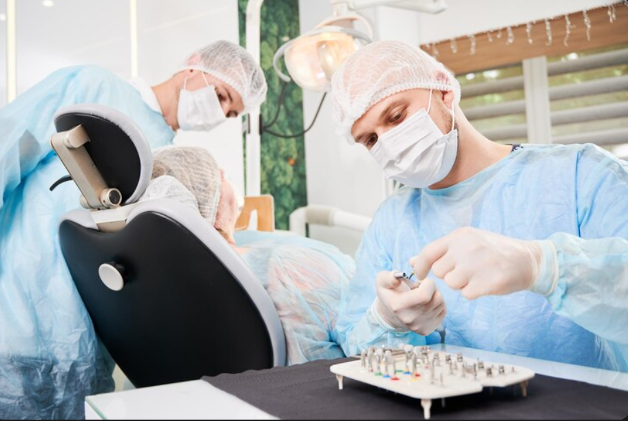 Why Dental Implant Costs Vary in Houston: A Clinical Breakdown of the Final Estimate