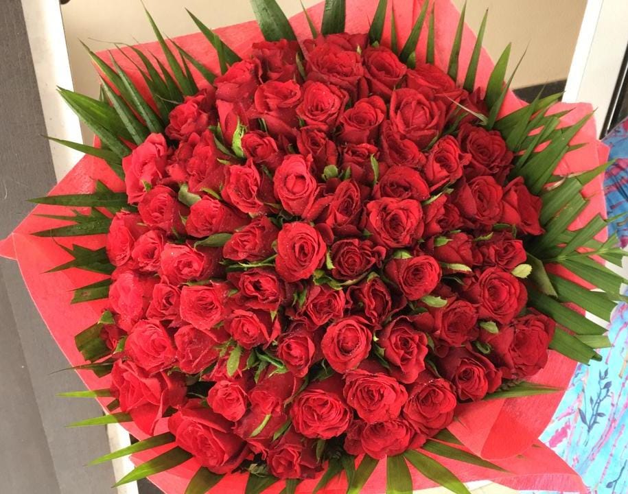 5 Benefits of Online Flower Delivery Services by Gifts Bazaar Medium