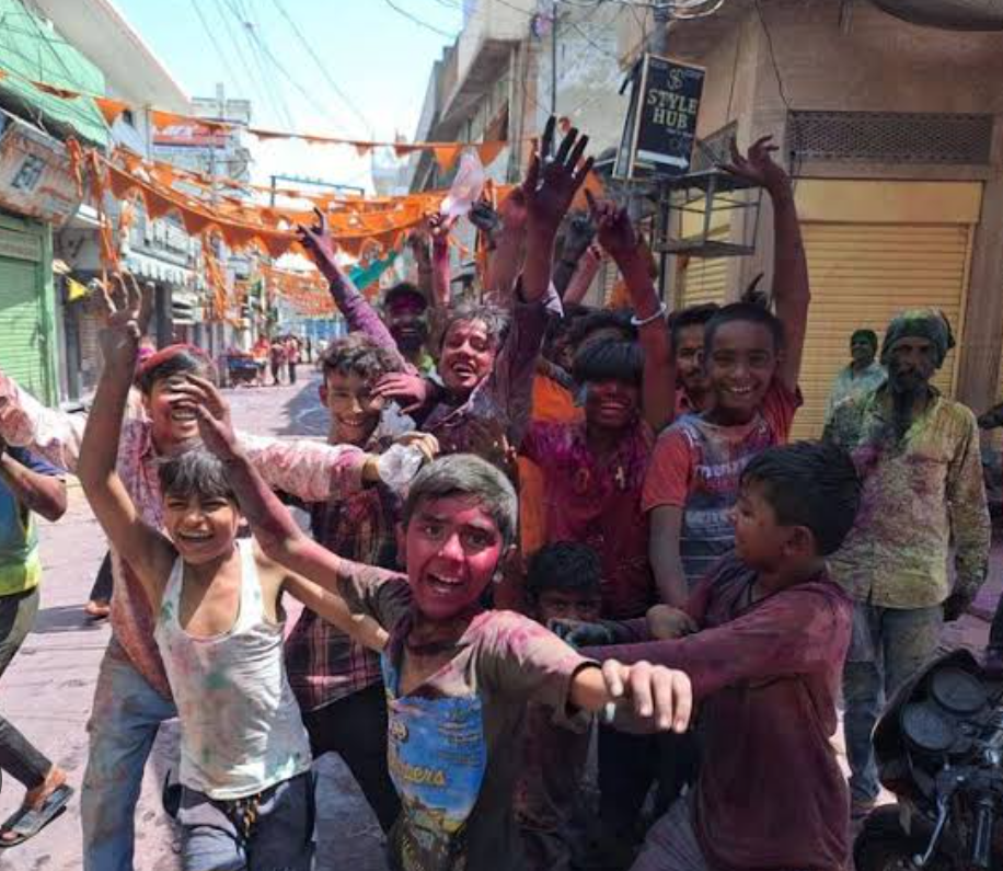 how vaishnav celebration holi