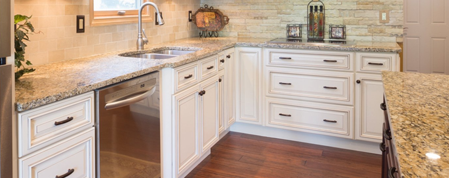 Signature Pearl Kitchen Cabinets: A Classic Look with a Modern Twist ...