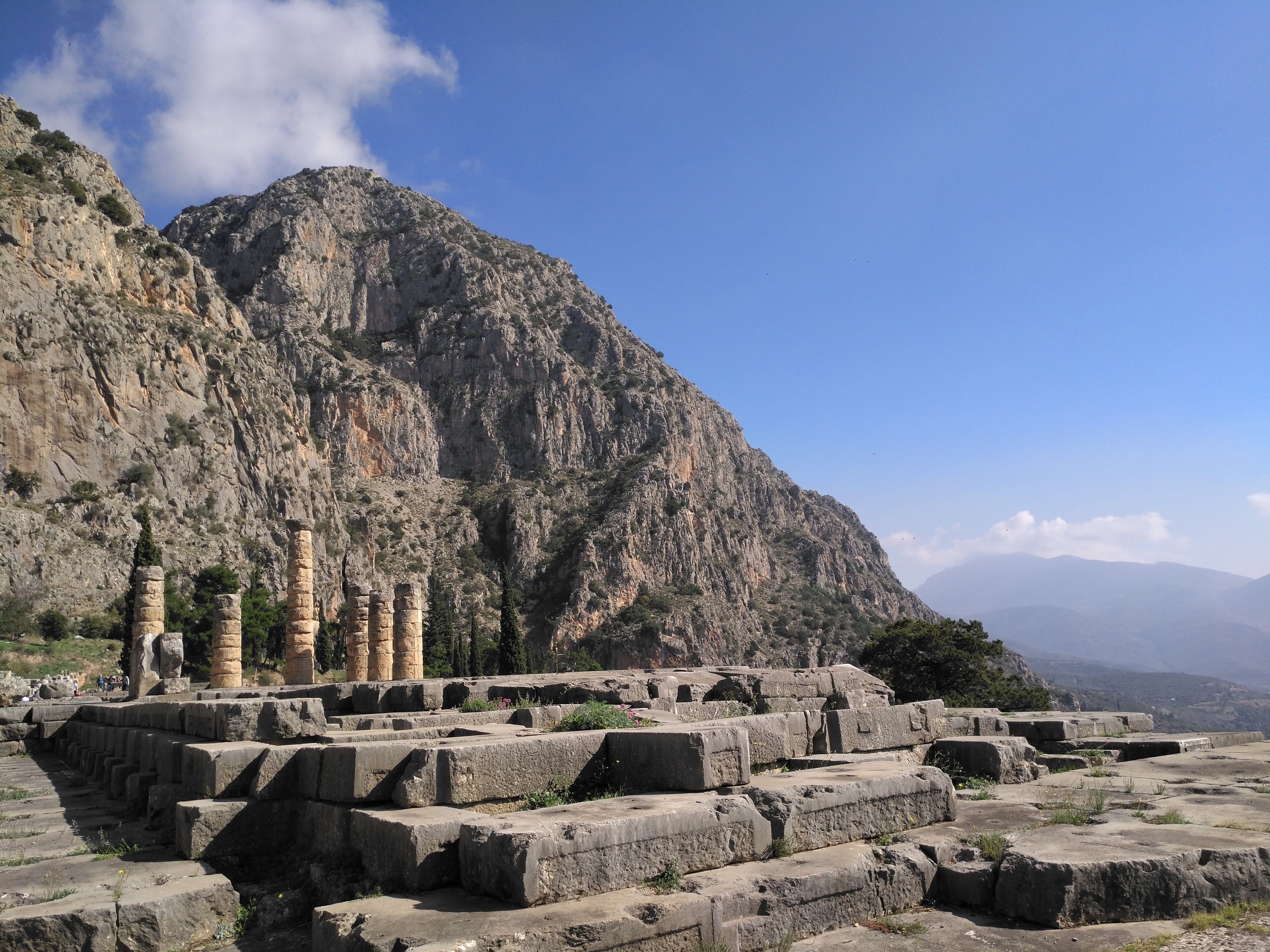 Ancient Greece's most famous oracle: The Oracle of Delphi - History Skills