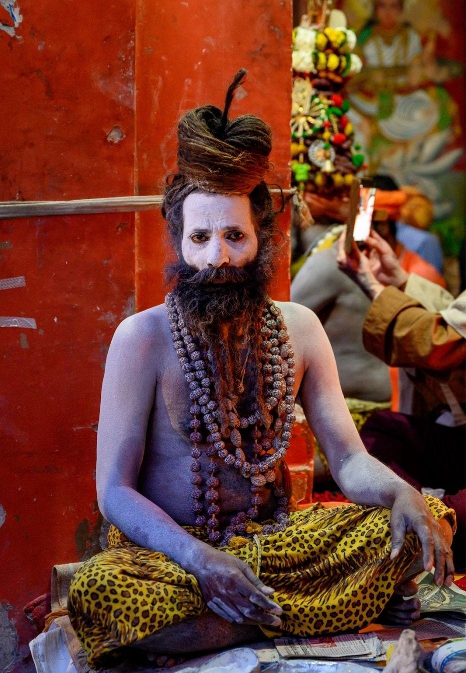 El color y la ceniza: reflexiones sobre el desapego en Varanasi