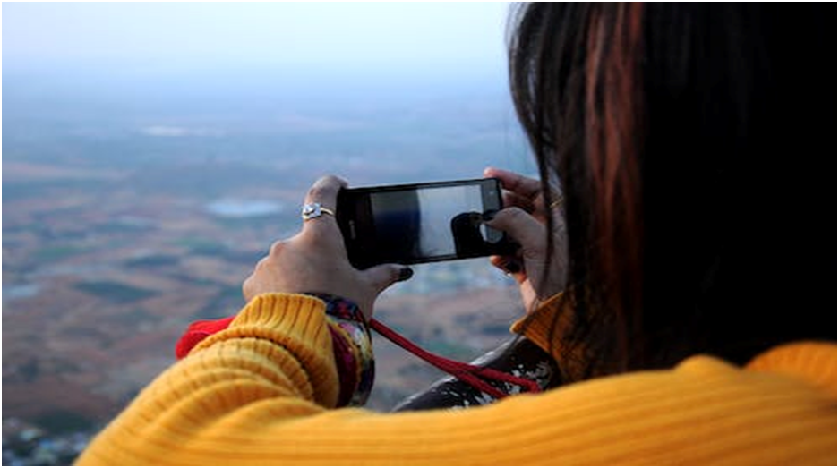 How Do I Choose The Right UK SIM Card For My Needs? by Anjali