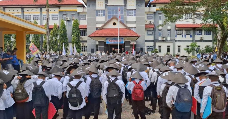 “OSPEK FT-UHO : Menuju Budaya Kampus yang Lebih Sehat”