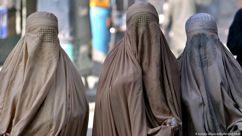 Muslim women by Islamic dress code. | by Stefan Georgeta | Medium