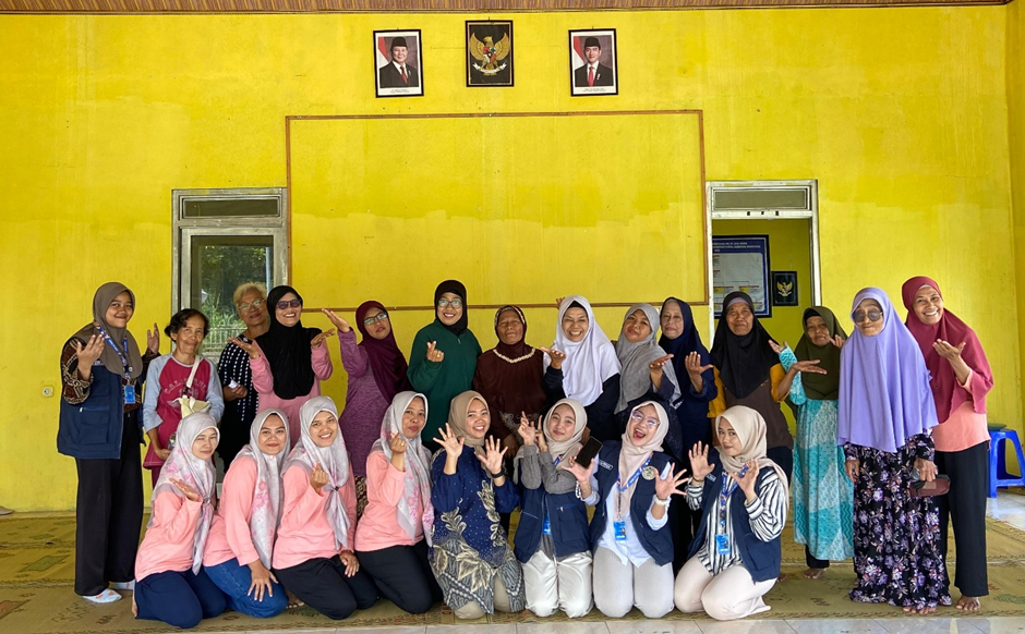 KKN Kelompok 09 Universitas UNISA Yogyakarta: Dedikasi untuk Kesehatan Lansia melalui Cek Gula…