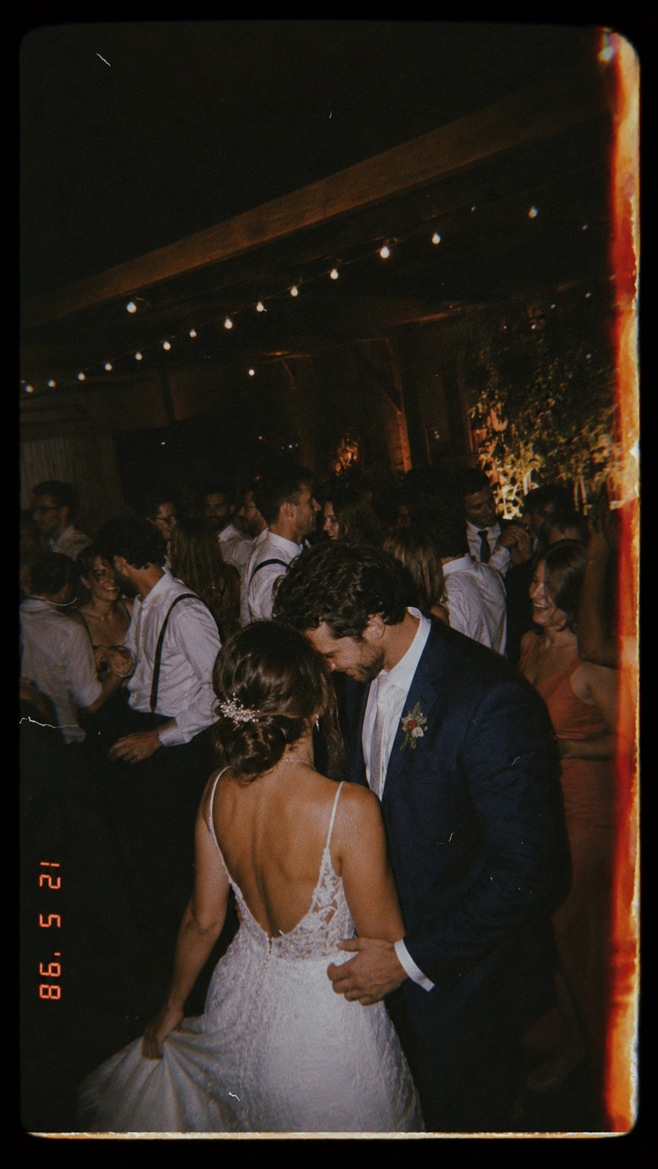 Álbum de Fotos com QR Code para Casamento: A Tendência que Está Substituindo o Rolo Descartável em…