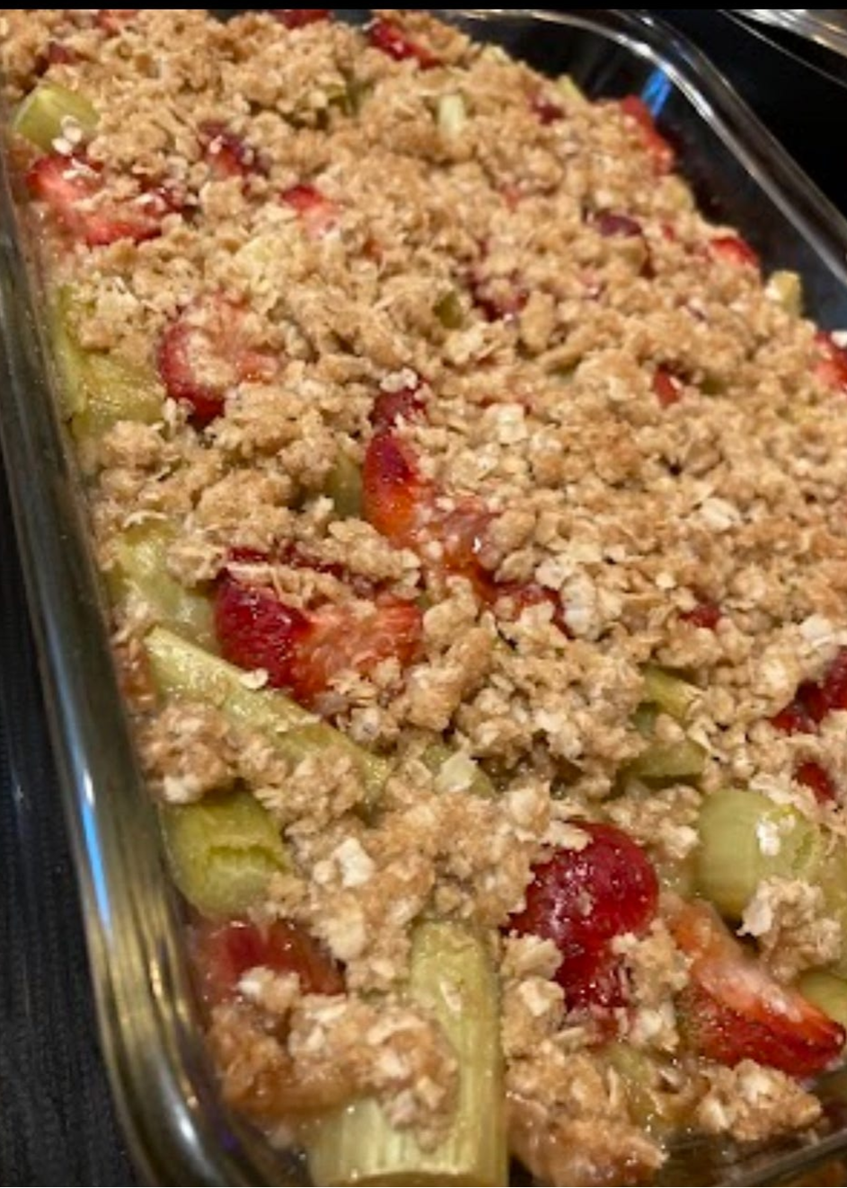 rhubarb strawberry crisp, author’s photo