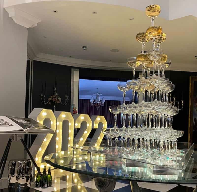 https://champagnetowerhire.co.uk/