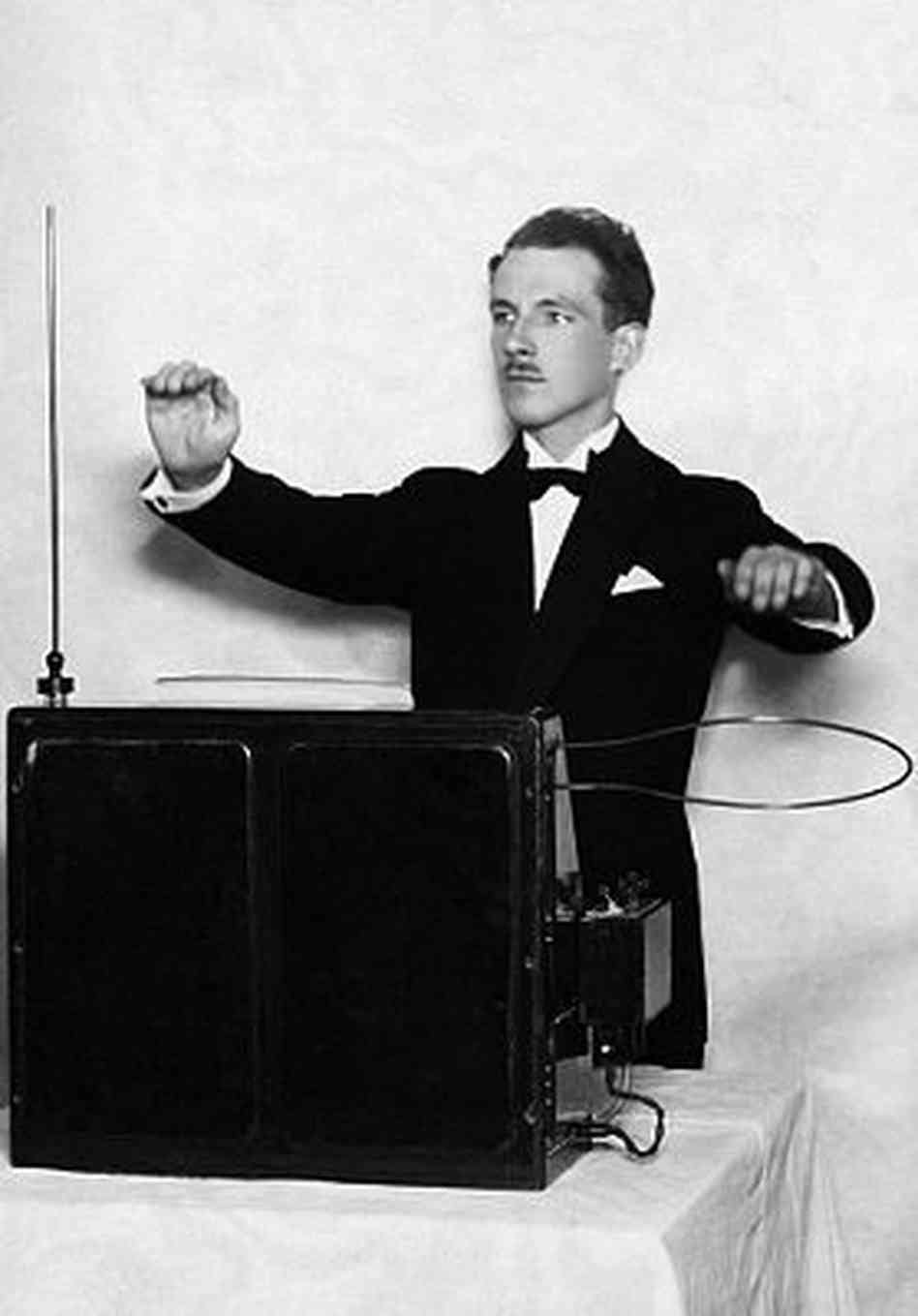 Science behind Theremin. The First Electronic Musical… | by GyanPro Edu |  Medium