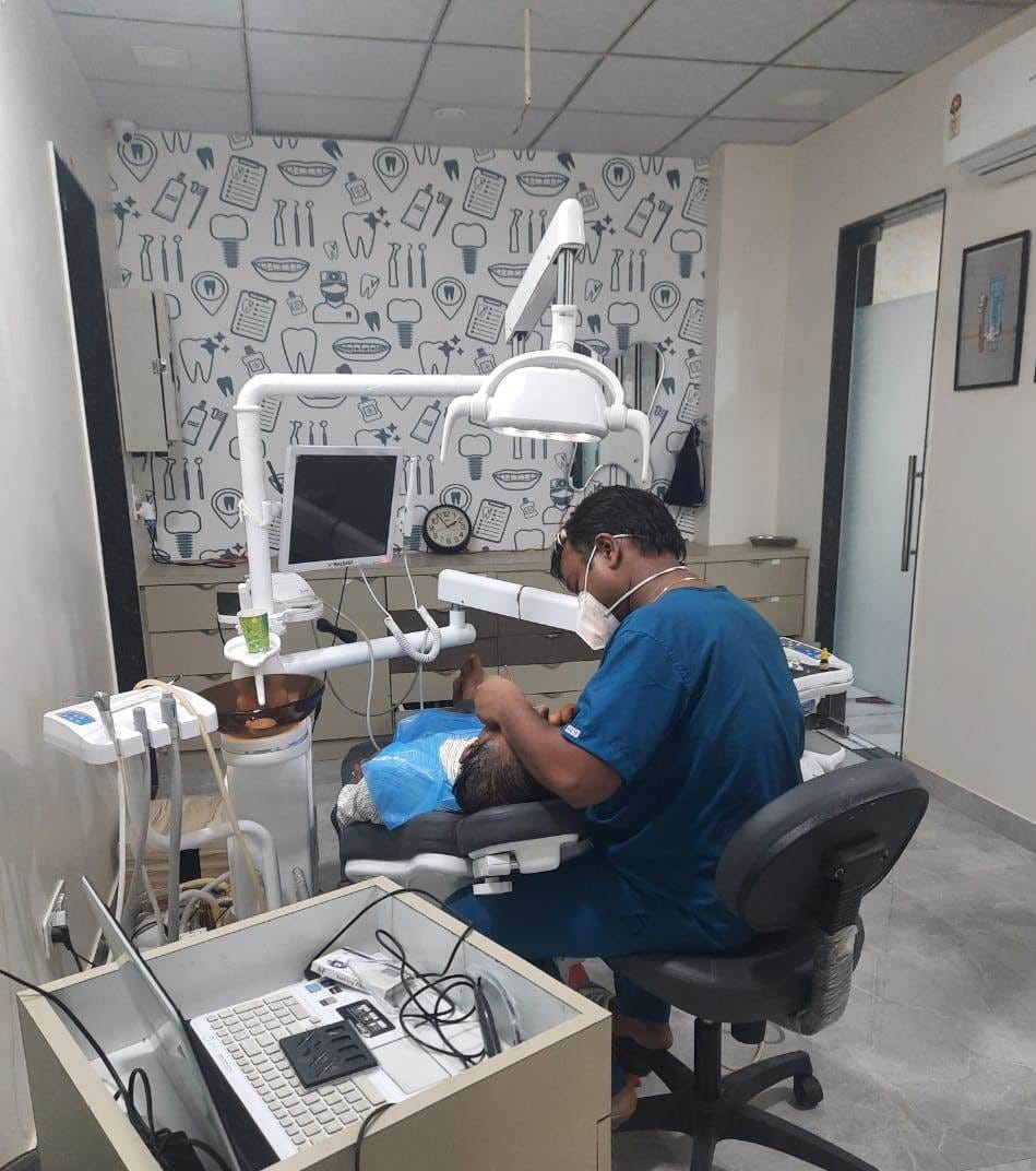 Endodontist Dr. Lalit Priyanka Garg Medium