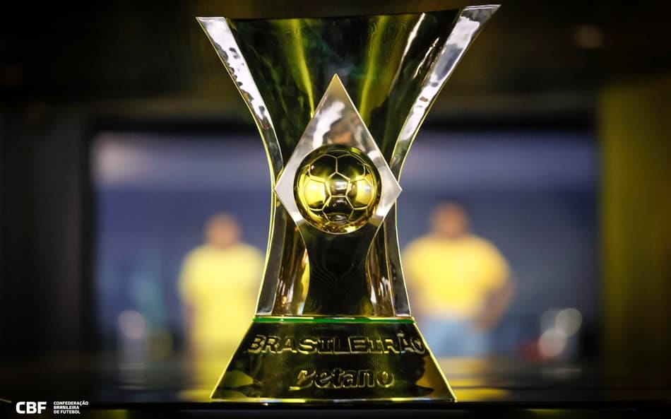 Palmeiras abre vantagem e Brasileirão entra em pausa com disputas em aberto