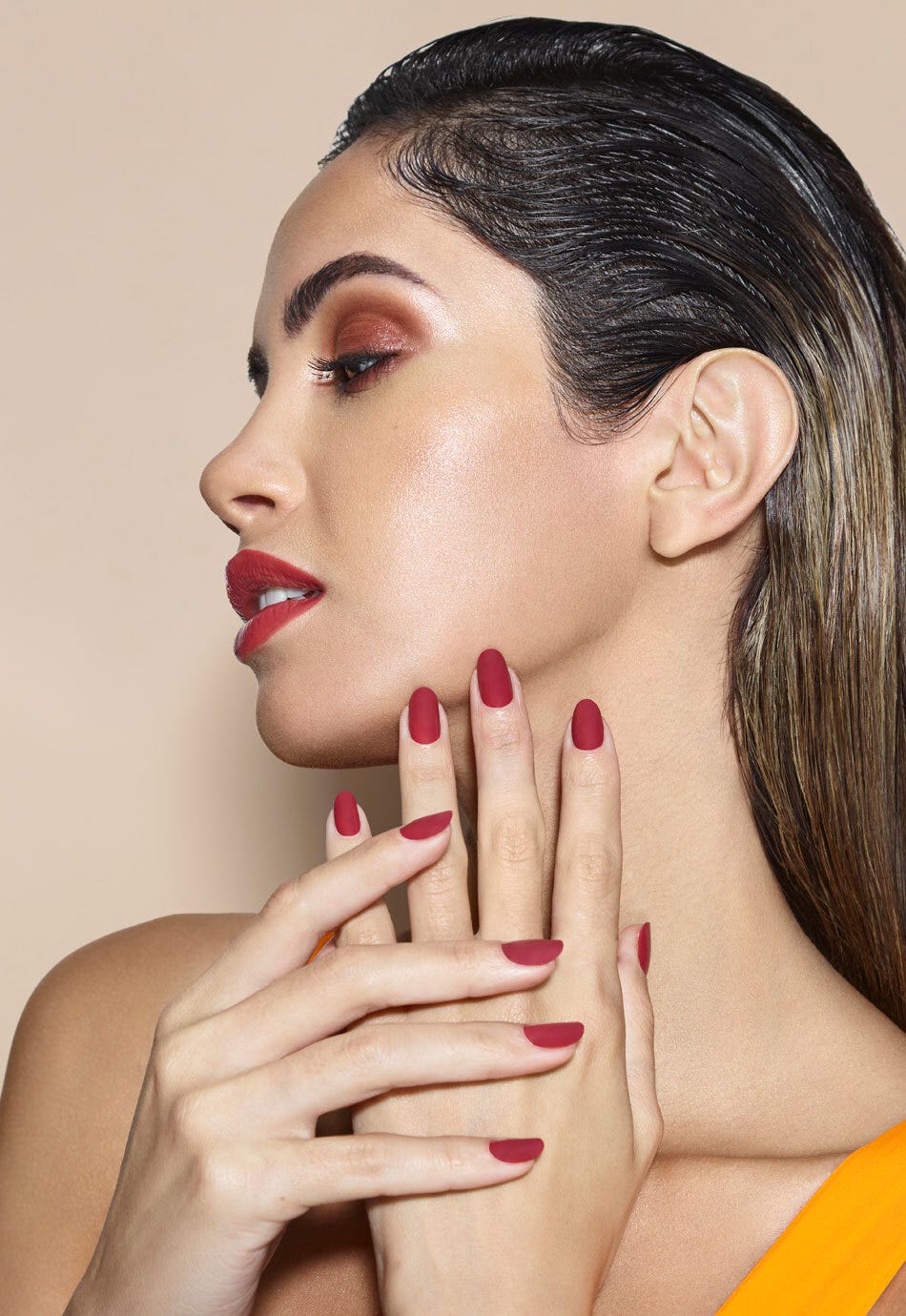 Glamour Unveiled: Elevating Your Beauty Routine with Expert Makeup Tips 