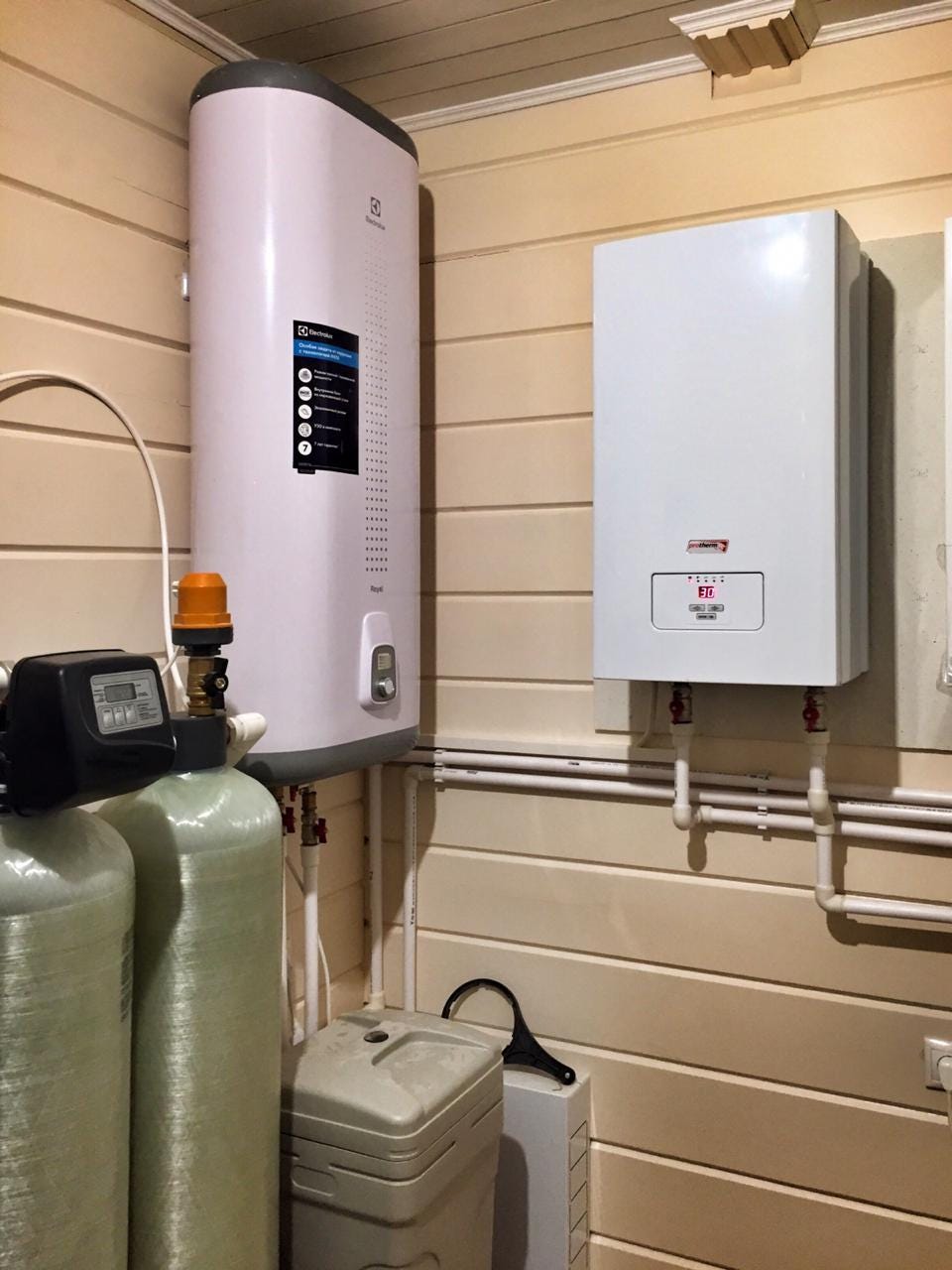 How do I replace a water heater expansion tank without draining? Combi Boiler Medium