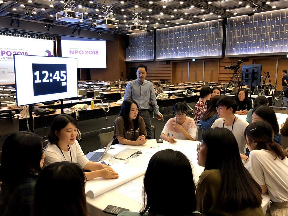 시간 카운트 다운하고 있어서 일까요? 처음 만난 분들과 조를 이뤄 어색함이 살짝 감돌다, 어느덧 기분 좋은 긴장감으로 게임이 진행되었어요.